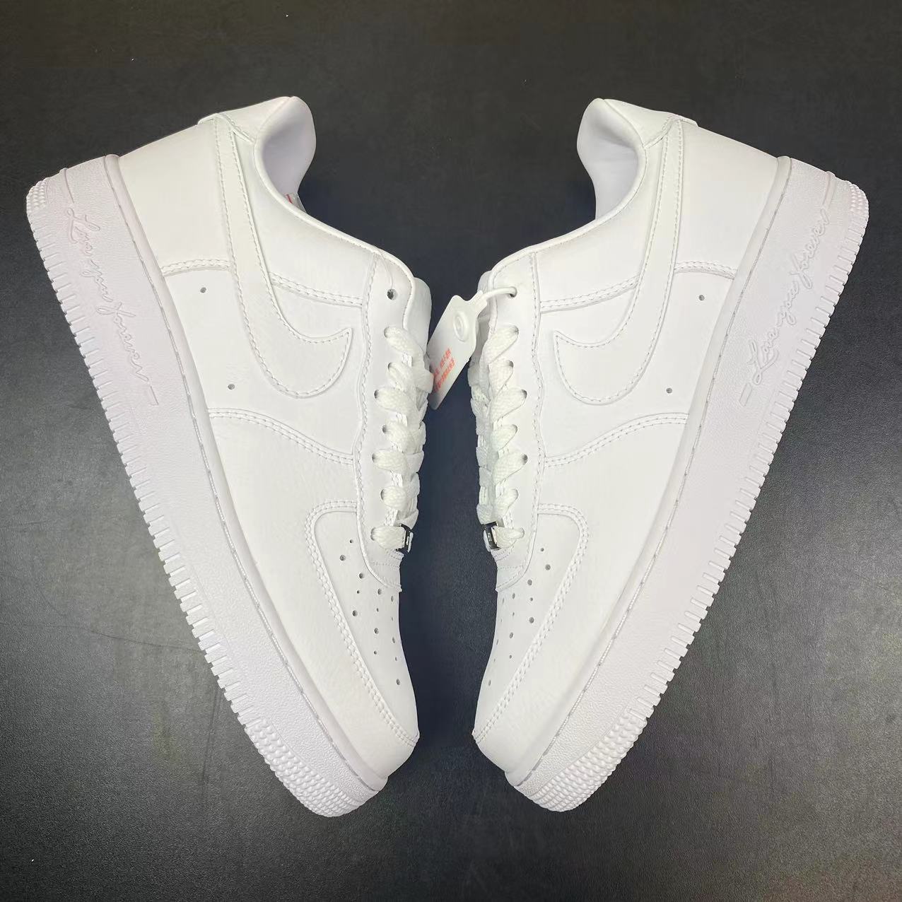 AIRFORCE 1 TRIPLE WHITE