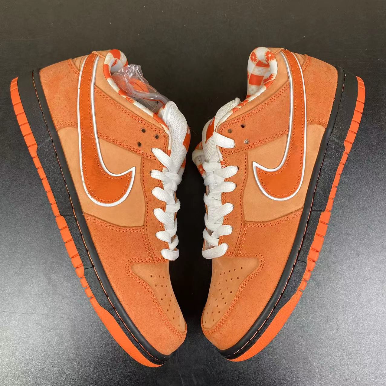 NIKE SB DUNK ORANGE LOBSTER