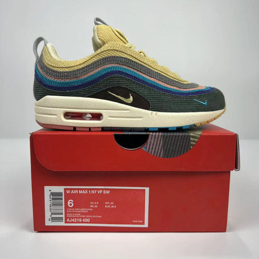 NIKE AIRMAX WOTHERSPOON