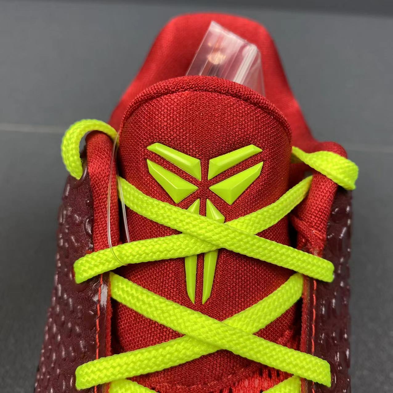 KOBE 6 PROTRO REVERSE GRINCH