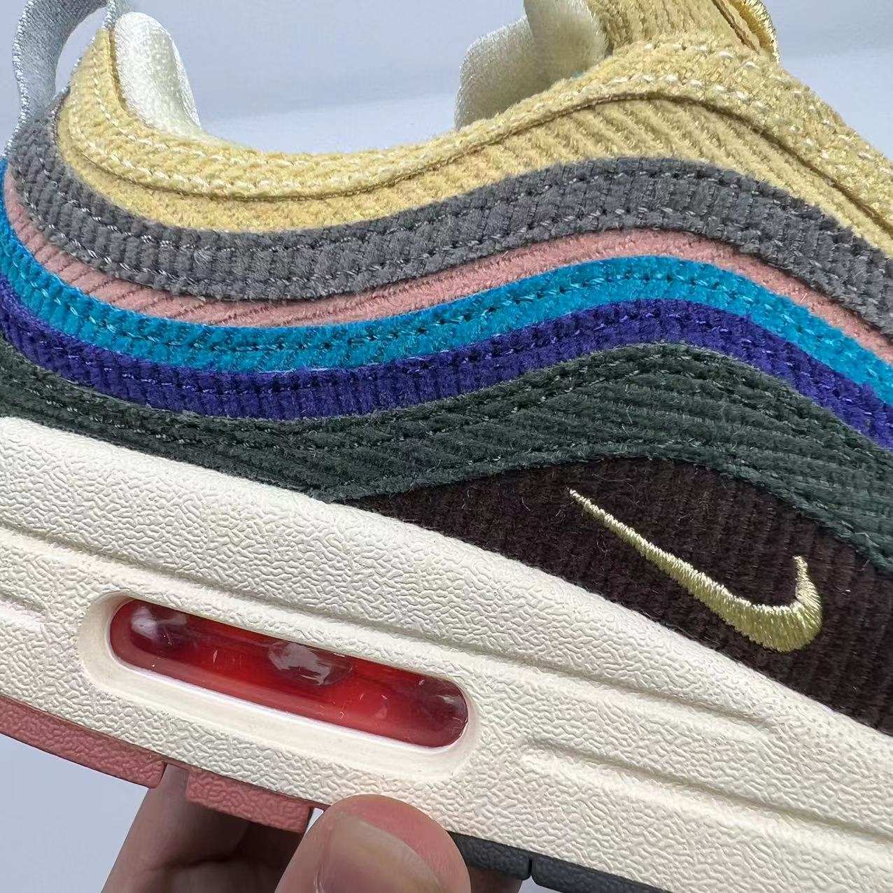 NIKE AIRMAX WOTHERSPOON