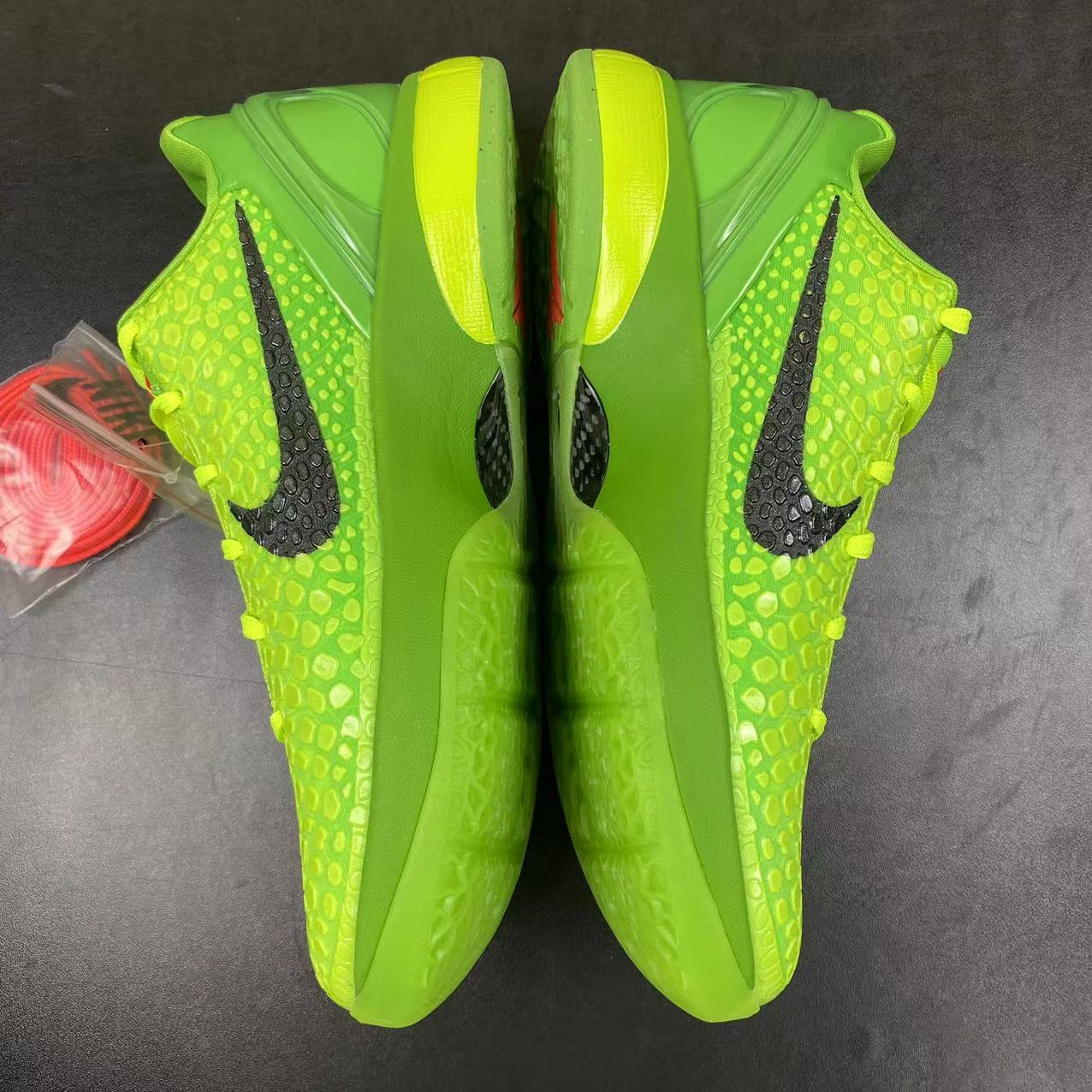 KOBE 6 GREEN GRINCH